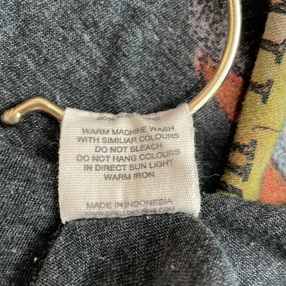 Spell Horns & Rattles tee AU 10 EUC - Picture 9 of 9